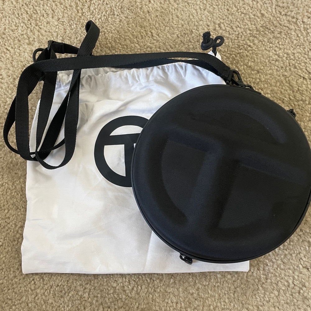 Telfar Large Pill